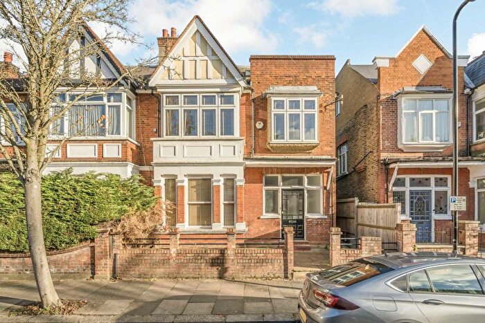 6 Bedroom Semi-Detached House To Rent In King Edwards Gardens, London, W3