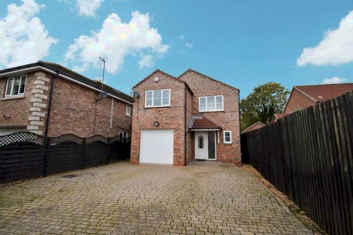 4 Bedroom Semi-Detached House To Rent In Ironbridge House, Green Lane, Hessle, HU13