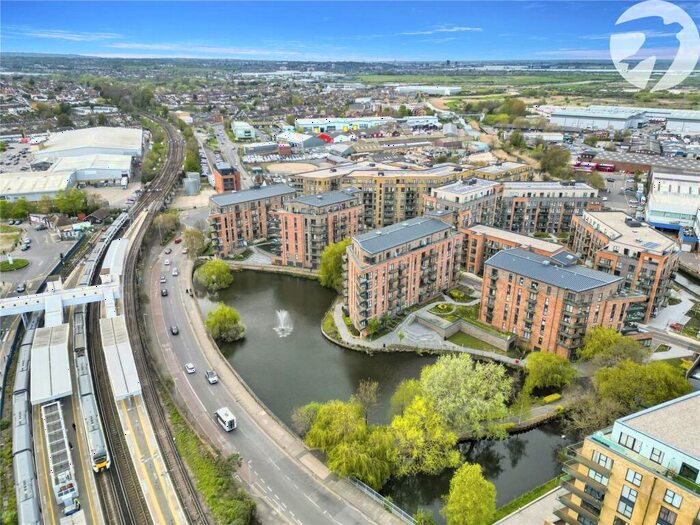 2 Bedroom Flat For Sale In William Mundy Way, Langley Square, Dartford