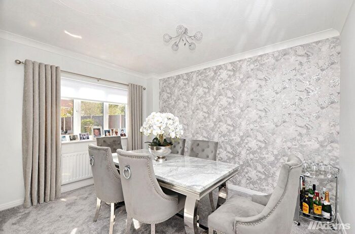 4 Bedroom Detached House For Sale In Pinners Fold, Norton, WA7