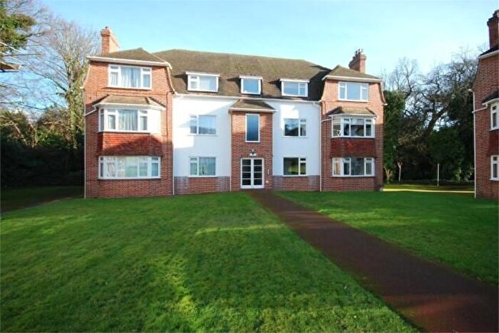 2 Bedroom Flat To Rent In Cedar Court, Southend Road, Beckenham, BR3
