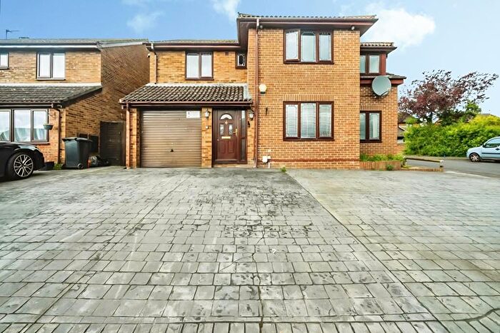 5 Bedroom Detached House To Rent In Bancroft Place, Calcot, RG31