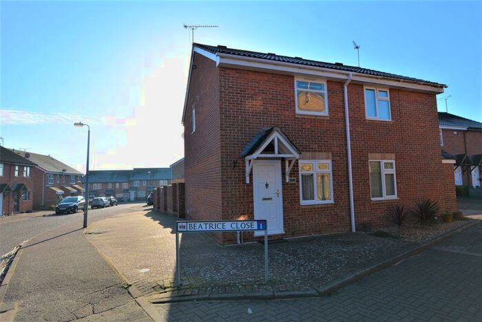 2 Bedroom Semi-Detached House To Rent In Beatrice Close, Hockley, SS5