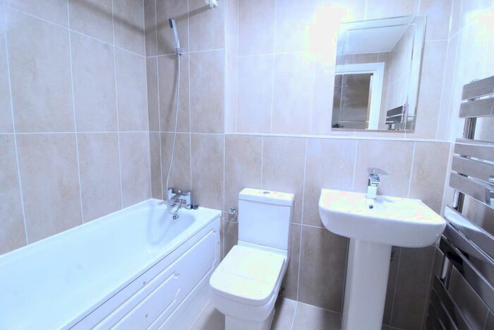 3 Bedroom Flat To Rent In Charter House, High Road, Ilford, IG1