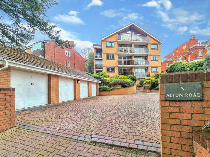 2 Bedroom Apartment To Rent In Alton Road, Poole, BH14