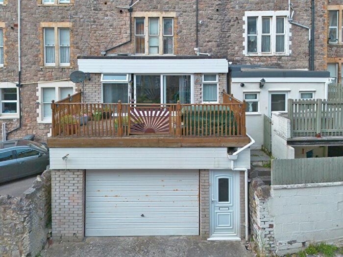 2 Bedroom Flat For Sale In Connaught Place, Weston-Super-Mare, BS23