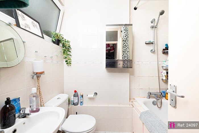 1 Bedroom Terraced House To Rent In Aubert Park, London, N5