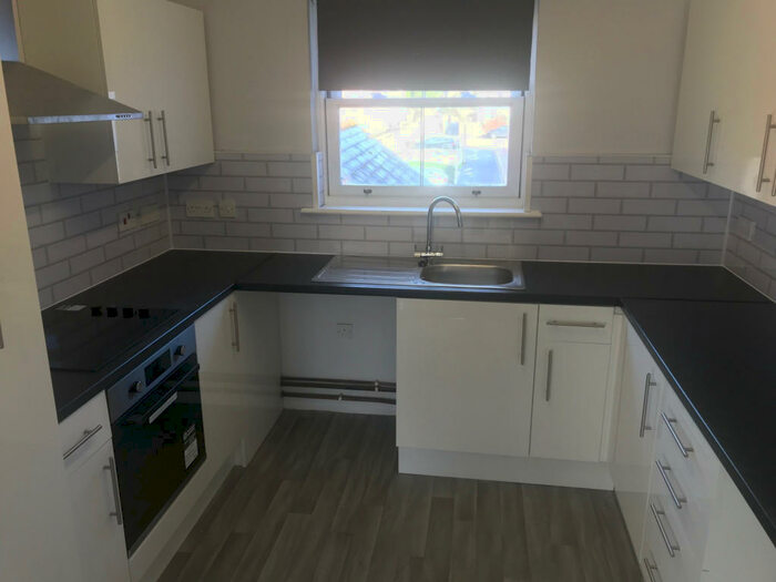 2 Bedroom Flat To Rent In Oast Way, Rochford Essex, SS4