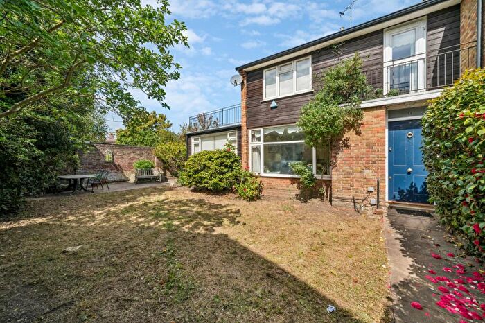 4 Bedroom End Of Terrace House For Sale In The Hermitage, Barnes, SW13