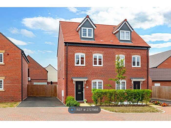 3 Bedroom Semi-Detached House To Rent In Mayfly Mews, Biddenham, Bedford, MK40