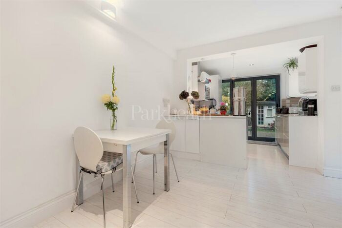 2 Bedroom Flat To Rent In Lynton Road, Queens Park, NW6