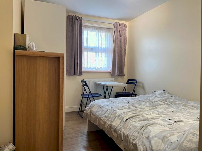 Studio To Rent In Belmont Road, Turnpike Lane, N17