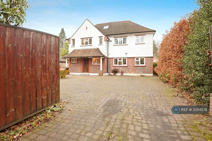 5 Bedroom Detached House To Rent In Fulmer Road, Gerrards Cross, SL9