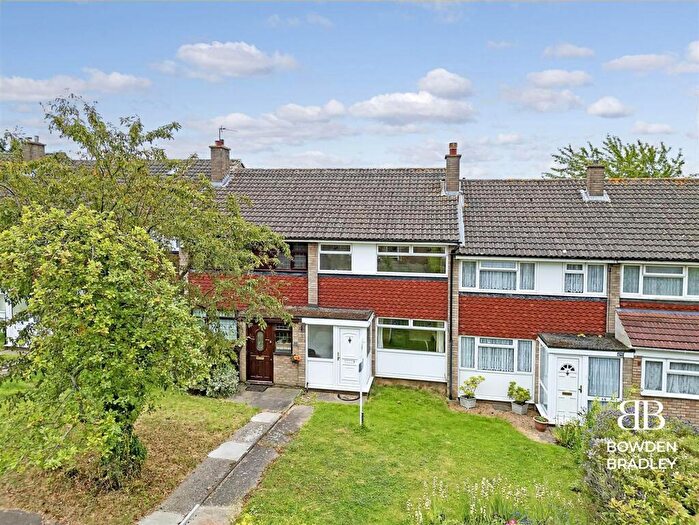 3 Bedroom Terraced House For Sale In North Dene, Chigwell, IG7