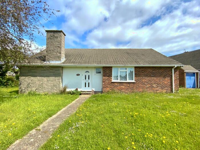 3 Bedroom Bungalow To Rent In Bramley Crescent, Maidstone, Kent, ME15