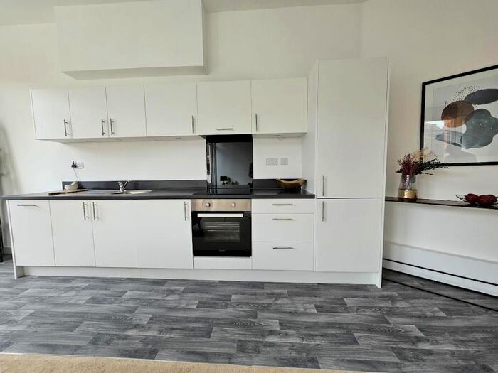 2 Bedroom Flat To Rent In Jacksons Corner, Central Reading, RG1