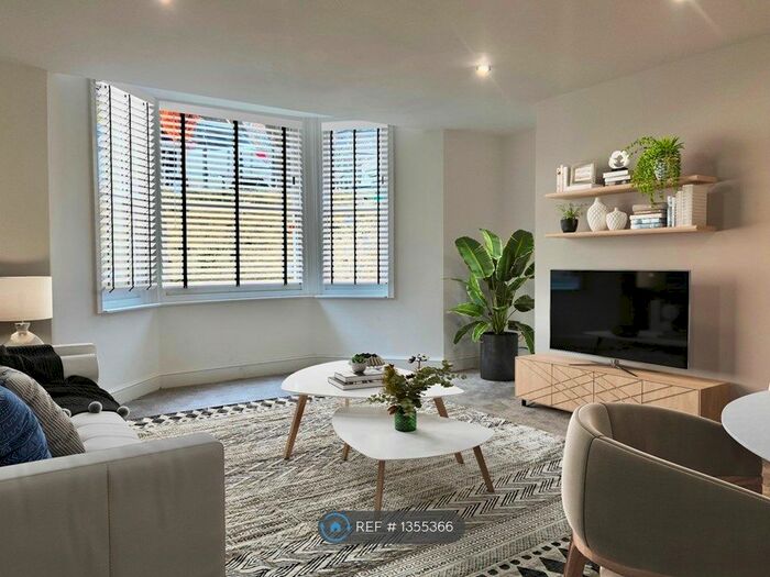 1 Bedroom Flat To Rent In Albemarle Crescent, Scarborough, YO11