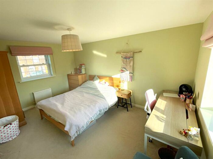 4 Bedroom Detached House For Sale In Canon Price Road, Barford, Warwick, CV35
