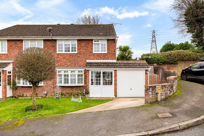 3 Bedroom Semi-Detached House For Sale In Ferne Way, Folkestone, CT20