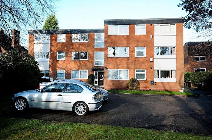 2 Bedroom Apartment For Sale In Belwell Lane, Four Oaks, Sutton Coldfield, B74