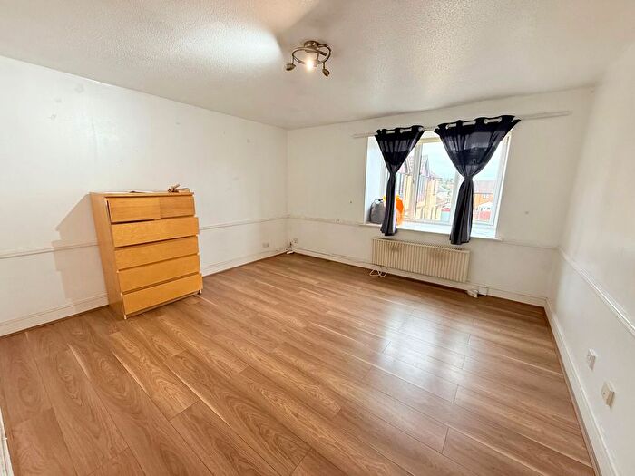 2 Bedroom Flat To Rent In Spring Close, Dagenham, RM8