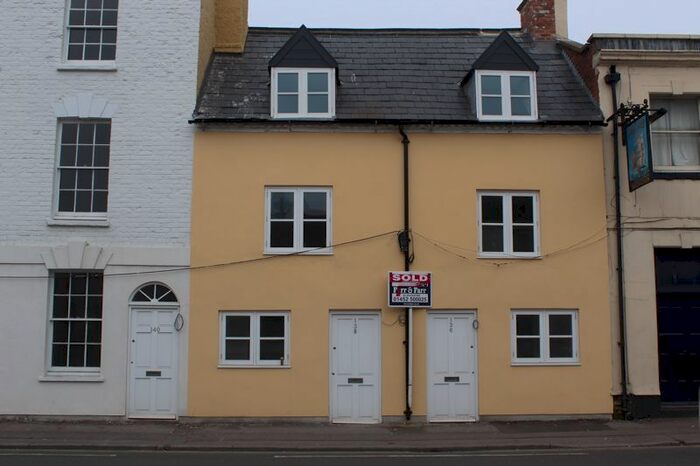 3 Bedroom Terraced House To Rent In The Chestnuts, Southgate Street, Gloucester, GL1