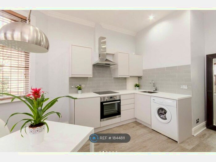 1 Bedroom Semi-Detached House To Rent In Drewstead Road, London, SW16