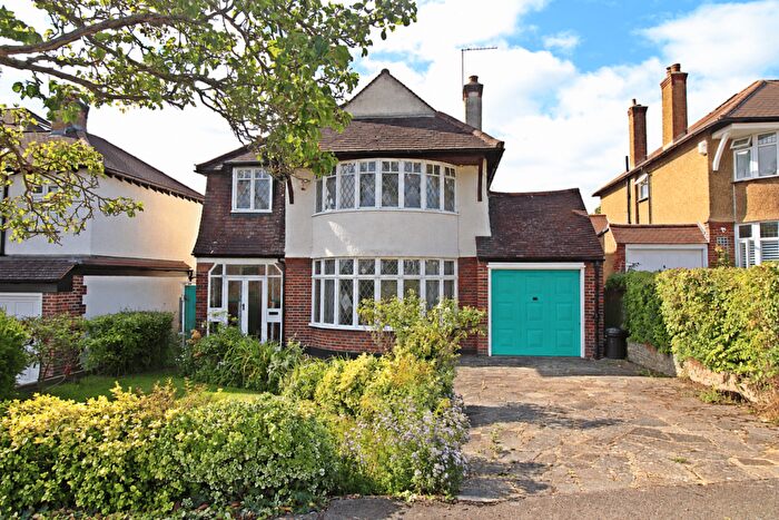 4 Bedroom Detached House For Sale In St Marys Avenue, Bromley, BR2