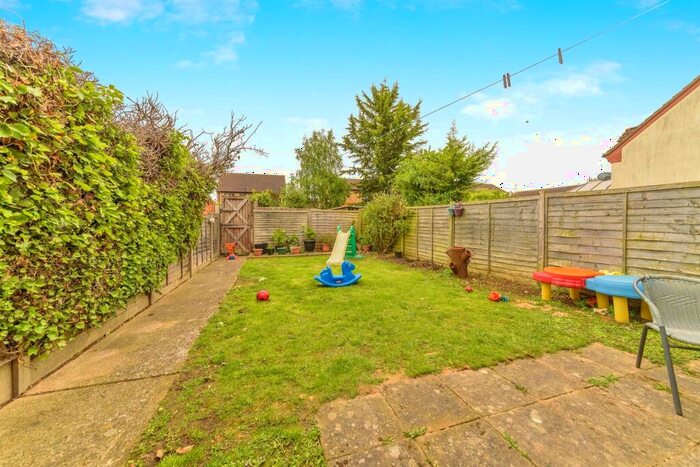2 Bedroom Terraced House For Sale In Blackthorn, Stamford, PE9