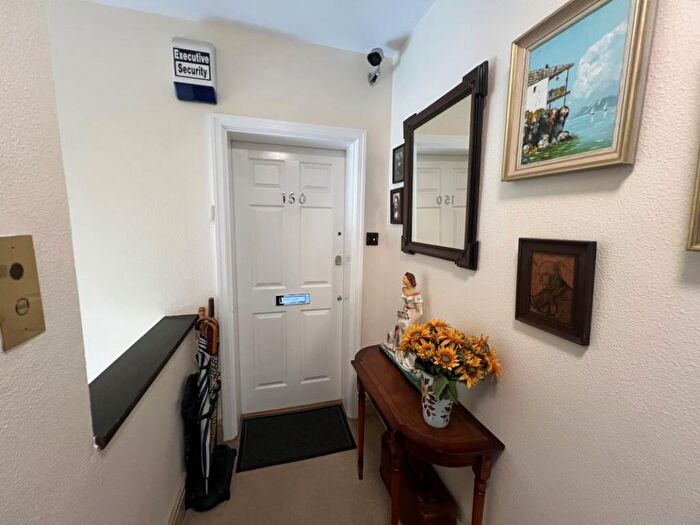 2 Bedroom Apartment For Sale In Viceroy Close, Edgbaston, Birmingham, B5