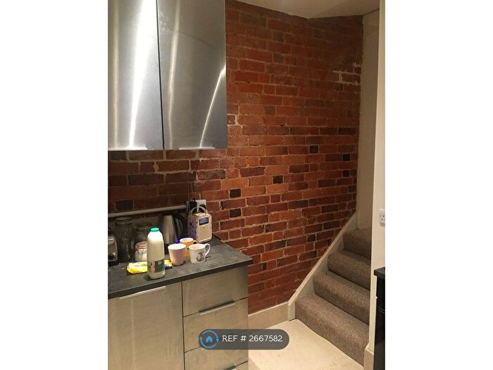 4 Bedroom Terraced House To Rent In Cardigan Gardens, Reading, RG1