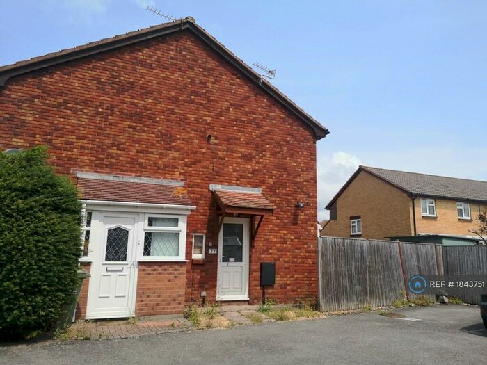 1 Bedroom Terraced House To Rent In Lidiard Gardens, Southsea, PO4