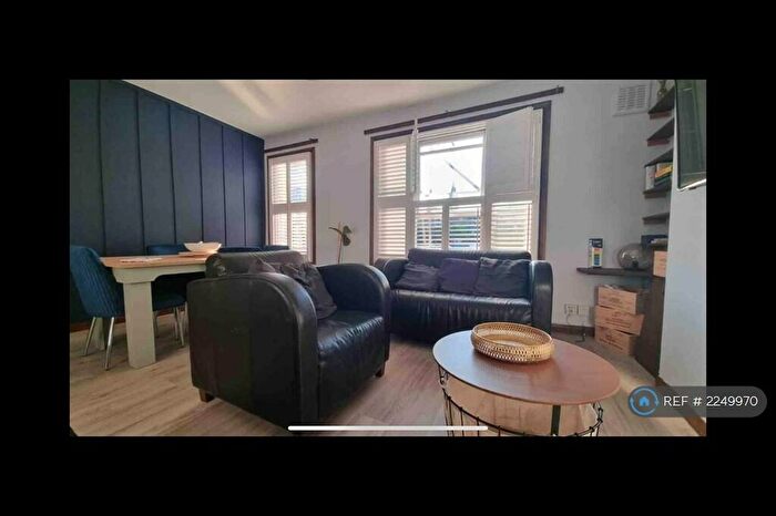 2 Bedroom Maisonette To Rent In St John's Way, London, N19