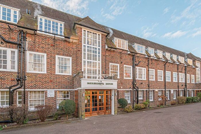 3 Bedroom Flat To Rent In Corringham Road, Golders Green, London, NW11