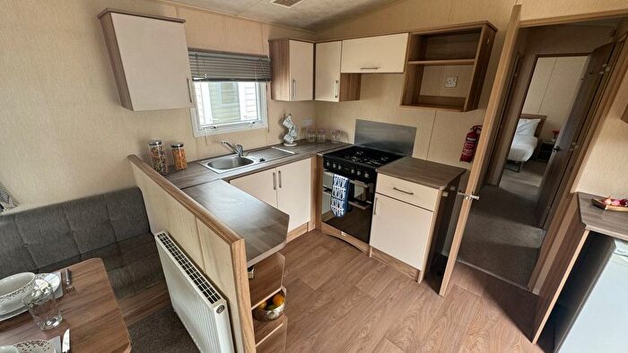 2 Bedroom Mobile/park Home For Sale In Carlton, Saxmundham, IP17