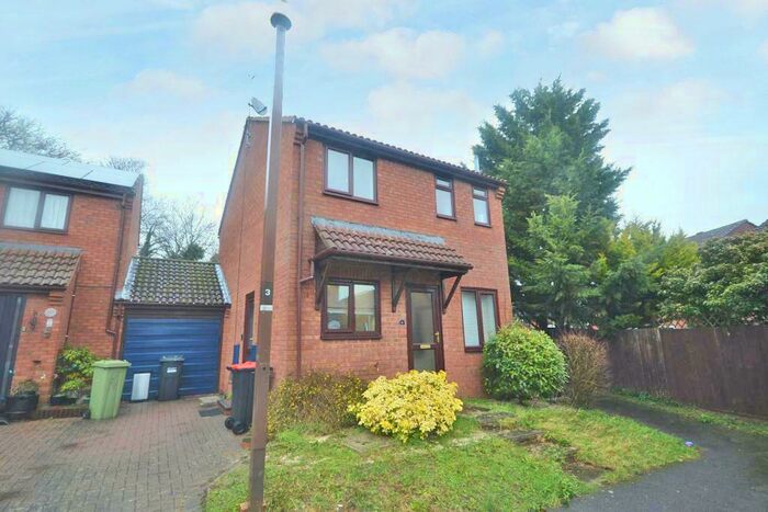 3 Bedroom Semi-Detached House To Rent In Haberley Mead, Bradwell, Milton Keynes, Buckinghamshire, MK13