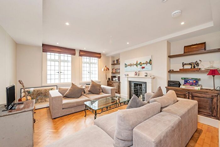 2 Bedroom Flat For Sale In Baker Street, Marylebone, London, NW1