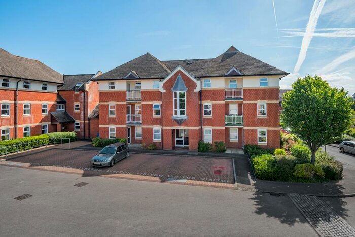 2 Bedroom Apartment To Rent In Jackman Close, Abingdon, OX14