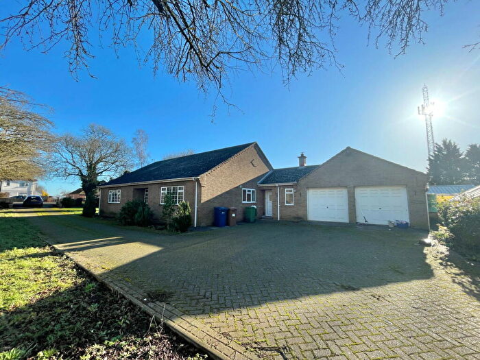 3 Bedroom Detached Bungalow For Sale In Wisbech Road, March, PE15