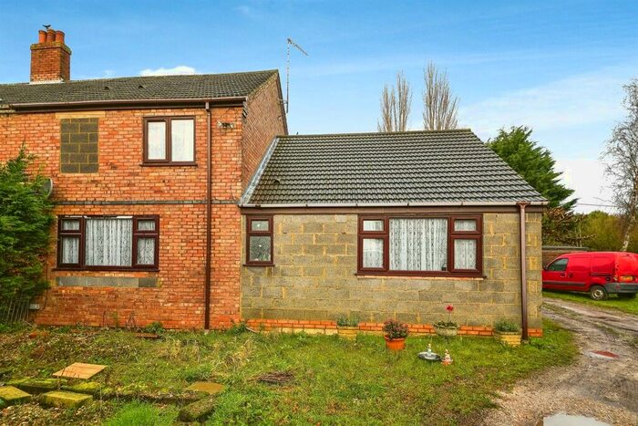 4 Bedroom Semi-Detached House For Sale In Waterlow Road, Terrington St. Clement, King'S Lynn, PE34