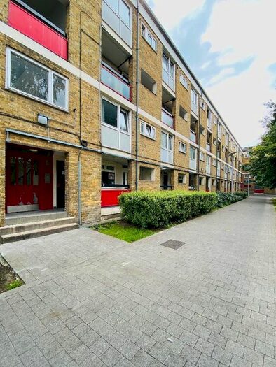 3 Bedroom Detached House To Rent In Locton Green, Rushton Street, Bow, Roman Road, London, E3