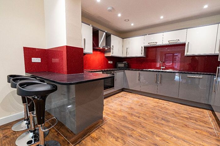 3 Bedroom Flat To Rent In Harrow Street, Sheffield, S11