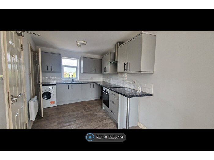 1 Bedroom Flat To Rent In Bungalow Road, Edlington, Doncaster, DN12