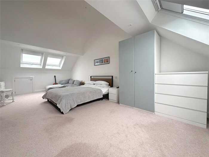 2 Bedroom Apartment To Rent In Chaucer Grove, Exeter, EX4