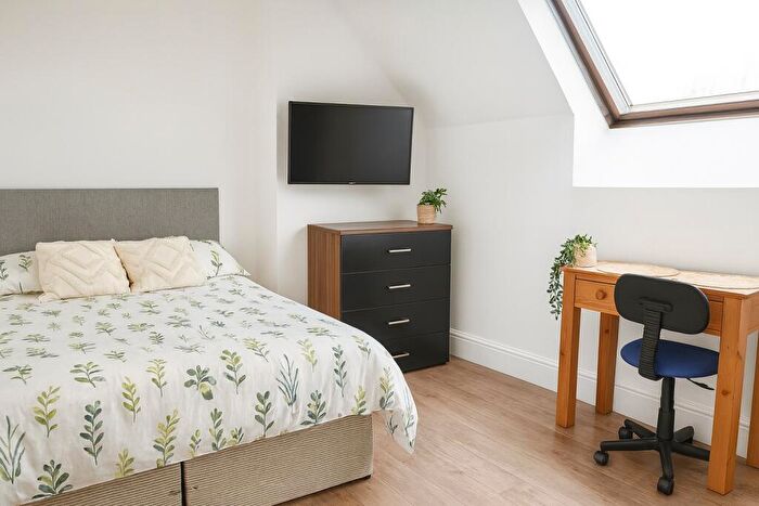4 Bedroom House To Rent In Edmund Road, Sheffield, S2