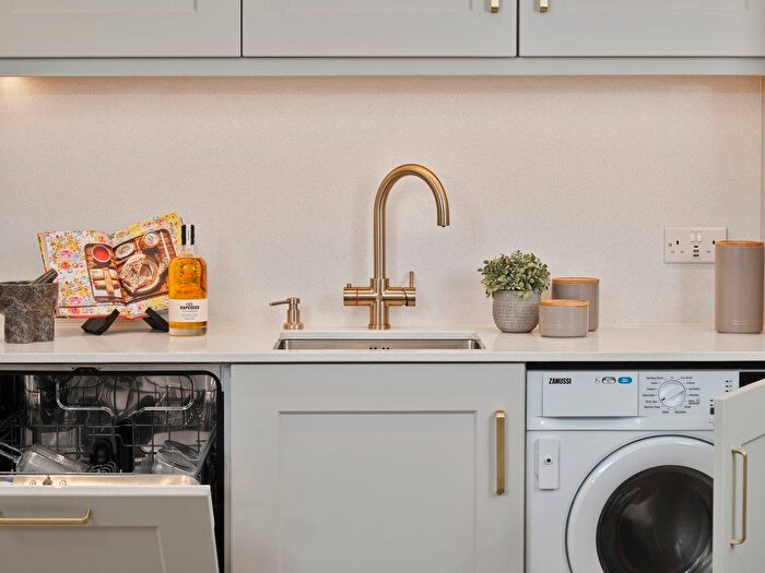 2 Bedroom Flat For Sale In Abbey Road, Barking, IG11