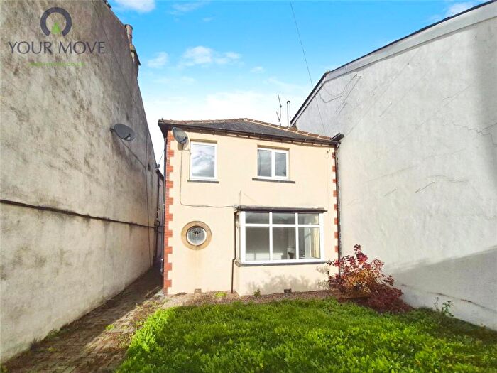 3 Bedroom Semi Detached House To Rent In Bradford Road, Riddlesden, Keighley, West Yorkshire, BD21