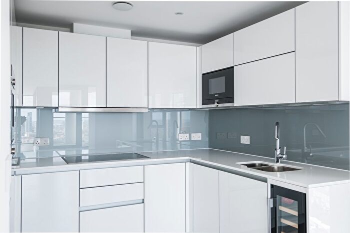 2 Bedroom Flat To Rent In City North Place, London, N4