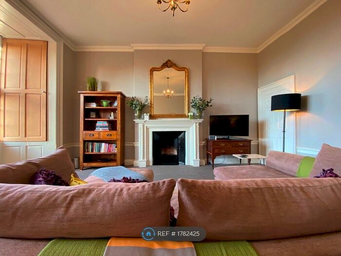 2 Bedroom Flat To Rent In New Town, Edinburgh, EH2