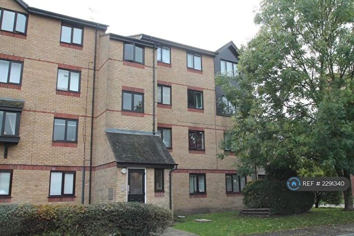 1 Bedroom Flat To Rent In Chestnut Road, Basildon, SS16